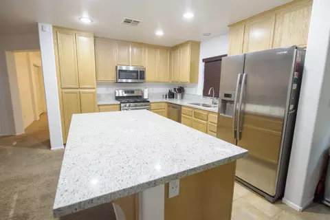 45221 Stadium Ct, Lancaster, CA 93535 photo 6