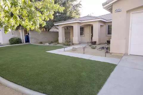 45221 Stadium Ct, Lancaster, CA 93535 photo 2