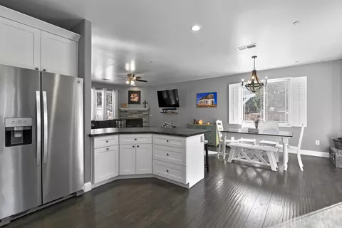 22484 Zurich Dr, Tehachapi, CA 93561 photo 13