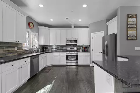 22484 Zurich Dr, Tehachapi, CA 93561 photo 11