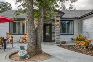 22484 Zurich Dr, Tehachapi, CA 93561 photo 1