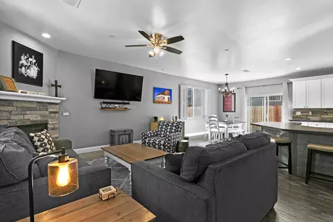22484 Zurich Dr, Tehachapi, CA 93561 photo 4
