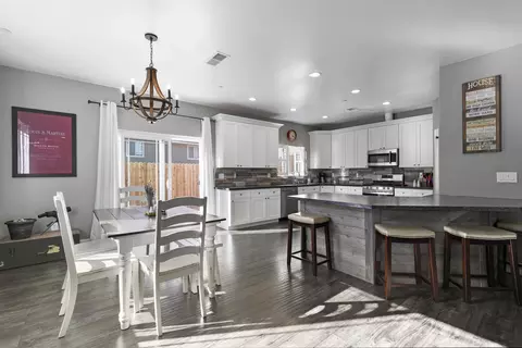 22484 Zurich Dr, Tehachapi, CA 93561 photo 9