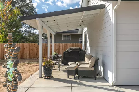 22484 Zurich Dr, Tehachapi, CA 93561 photo 32