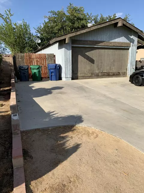 817 E Kildare St, Lancaster, CA 93535 photo 5