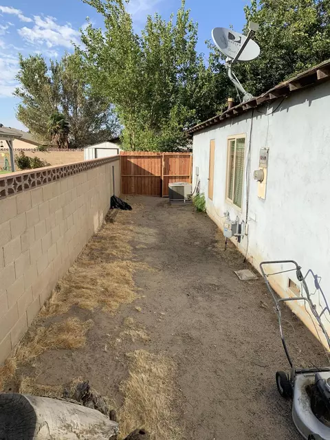 817 E Kildare St, Lancaster, CA 93535 photo 4