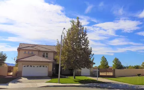 43947 Normandy Ln, Lancaster, CA 93536 photo 1