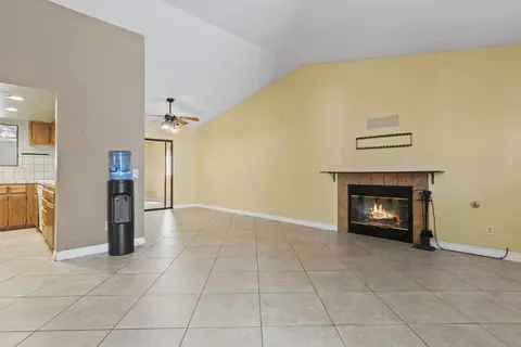 1135 Regents St, Lancaster, CA 93534 photo 5