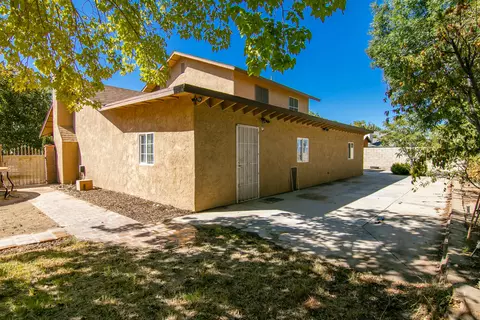 1135 Regents St, Lancaster, CA 93534 photo 3
