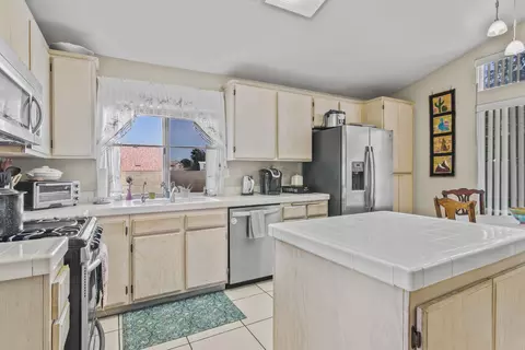 37008 Alder St, Palmdale, CA 93552 photo 17