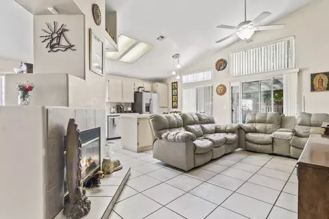 37008 Alder St, Palmdale, CA 93552 photo 13