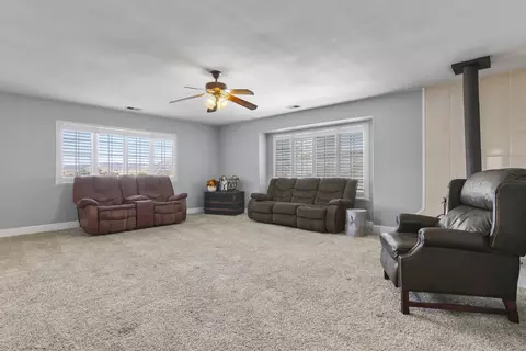22341 Bogie St, Tehachapi, CA 93561 photo 5