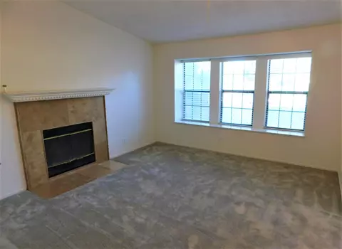 43035 Fairlee Dr, Lancaster, CA 93536 photo 5