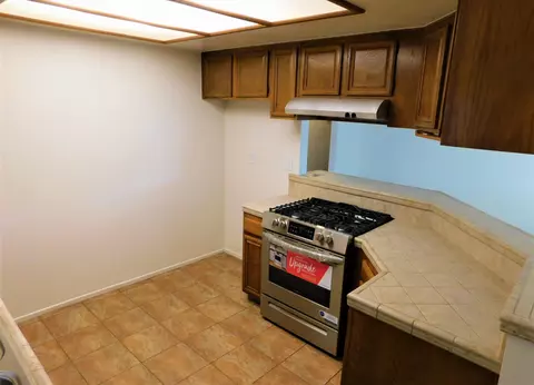 43035 Fairlee Dr, Lancaster, CA 93536 photo 7