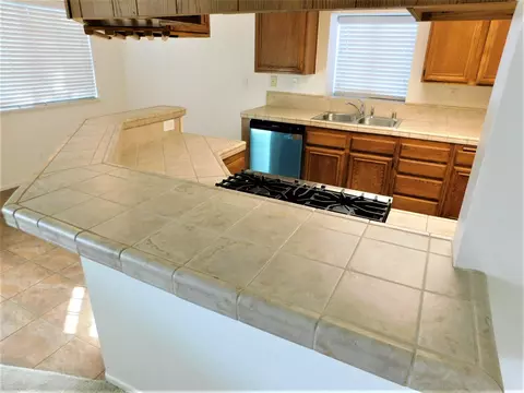 43035 Fairlee Dr, Lancaster, CA 93536 photo 10