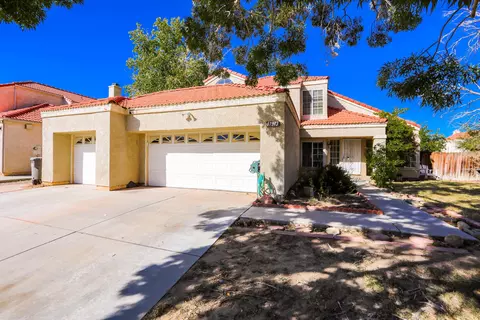 37313 Springfield St, Palmdale, CA 93552 photo 2