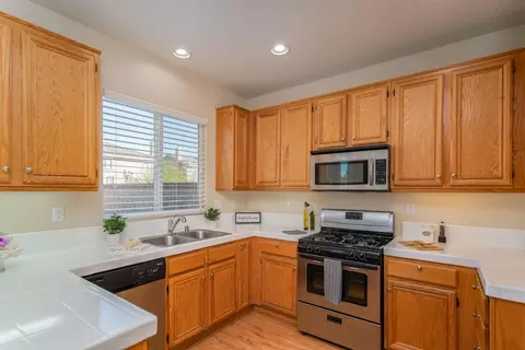 4309 Jonathon St, Lancaster, CA 93536 photo 8