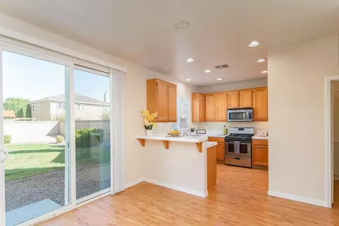 4309 Jonathon St, Lancaster, CA 93536 photo 7