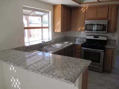 2342 E Kettering St, Lancaster, CA 93535 photo 2