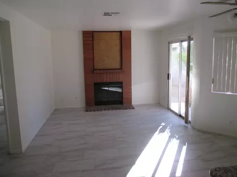 2342 E Kettering St, Lancaster, CA 93535 photo 7