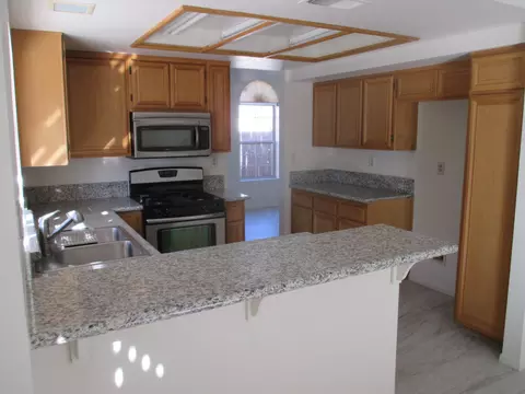 2342 E Kettering St, Lancaster, CA 93535 photo 6