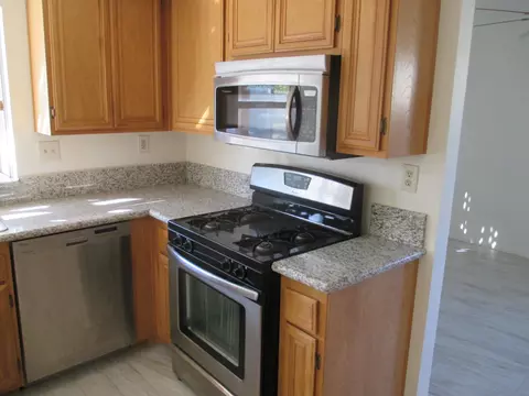 2342 E Kettering St, Lancaster, CA 93535 photo 4