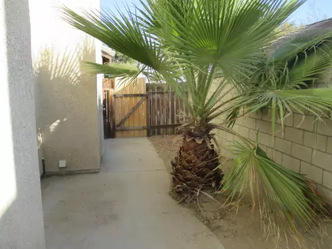 2342 E Kettering St, Lancaster, CA 93535 photo 12