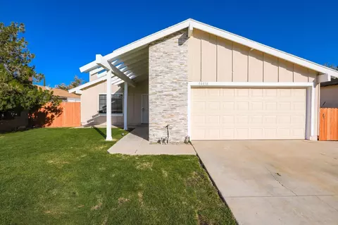 44456 E 13th St, Lancaster, CA 93535 photo 2