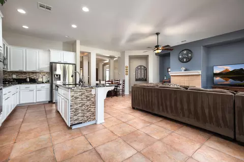 41607 Firenze St, Lancaster, CA 93536 photo 7