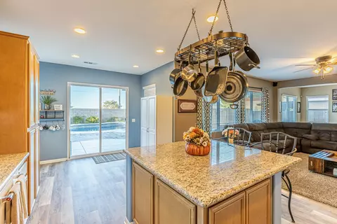 7043 Lyric Ave, Lancaster, CA 93536 photo 13