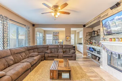 7043 Lyric Ave, Lancaster, CA 93536 photo 10