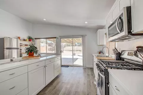 44902 Calston Ave, Lancaster, CA 93535 photo 2