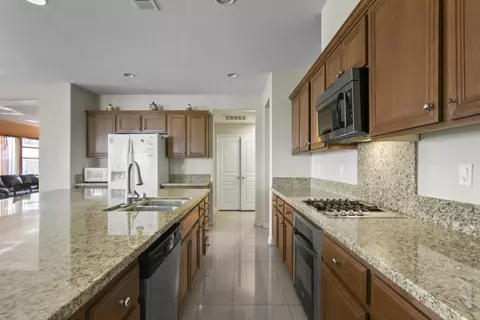 37874 Vessing Ter, Palmdale, CA 93552 photo 4