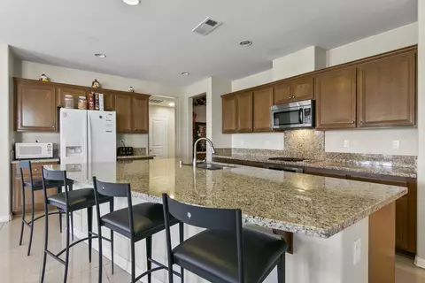 37874 Vessing Ter, Palmdale, CA 93552 photo 3