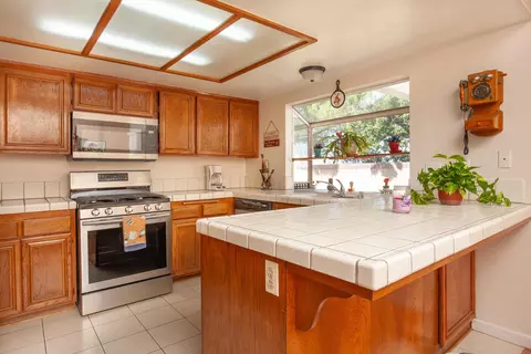 751 Trixis Ave, Lancaster, CA 93534 photo 7