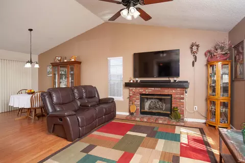 751 Trixis Ave, Lancaster, CA 93534 photo 4