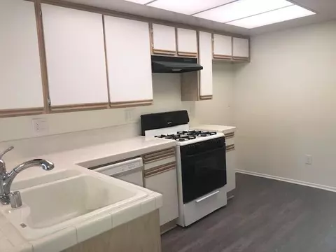 44520 15th St E UNIT 12, Lancaster, CA 93535 photo 4