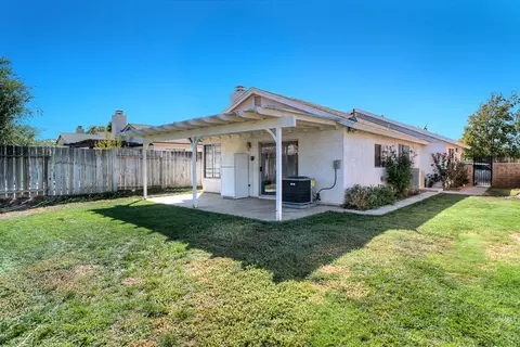 37136 E 29th Pl, Palmdale, CA 93550 photo 1