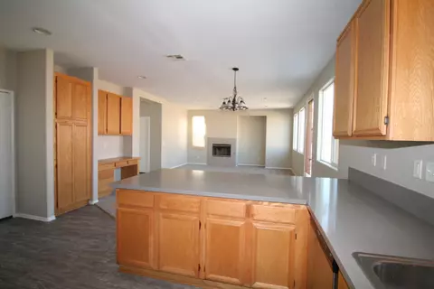 2313 E Newgrove St, Lancaster, CA 93535 photo 12