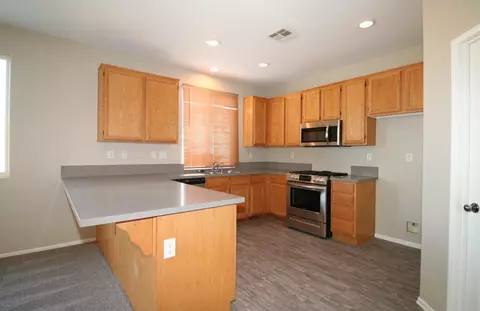 2313 E Newgrove St, Lancaster, CA 93535 photo 15