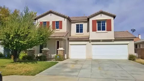 2313 E Newgrove St, Lancaster, CA 93535 photo 1