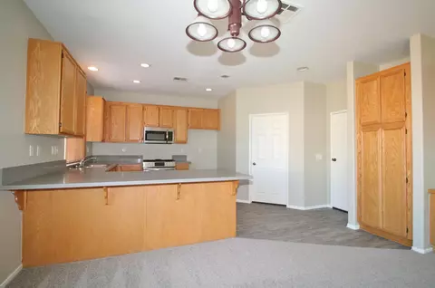 2313 E Newgrove St, Lancaster, CA 93535 photo 17