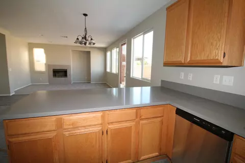 2313 E Newgrove St, Lancaster, CA 93535 photo 11