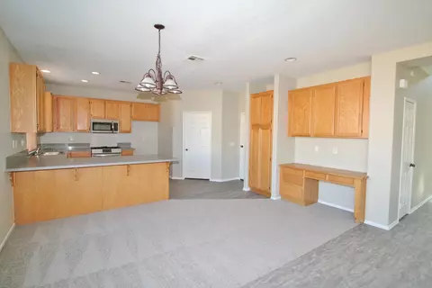 2313 E Newgrove St, Lancaster, CA 93535 photo 19