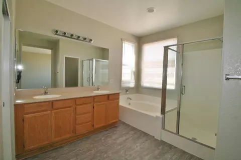 2313 E Newgrove St, Lancaster, CA 93535 photo 33