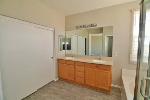 2313 E Newgrove St, Lancaster, CA 93535 photo 35