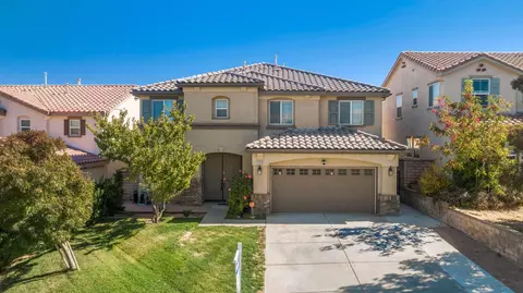 37526 Ruby Red Ln, Palmdale, CA 93551 photo 2