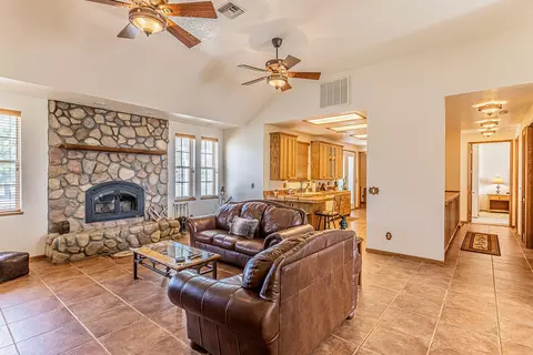 45055 E 45th St, Lancaster, CA 93535 photo 5
