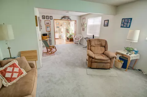809 E Pillsbury St, Lancaster, CA 93535 photo 11