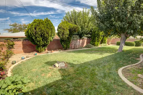 809 E Pillsbury St, Lancaster, CA 93535 photo 22